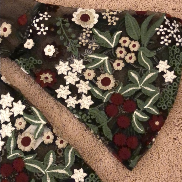 🔆Gorgeous Shein embroidered top, size Small, NEW - Picture 3 of 8